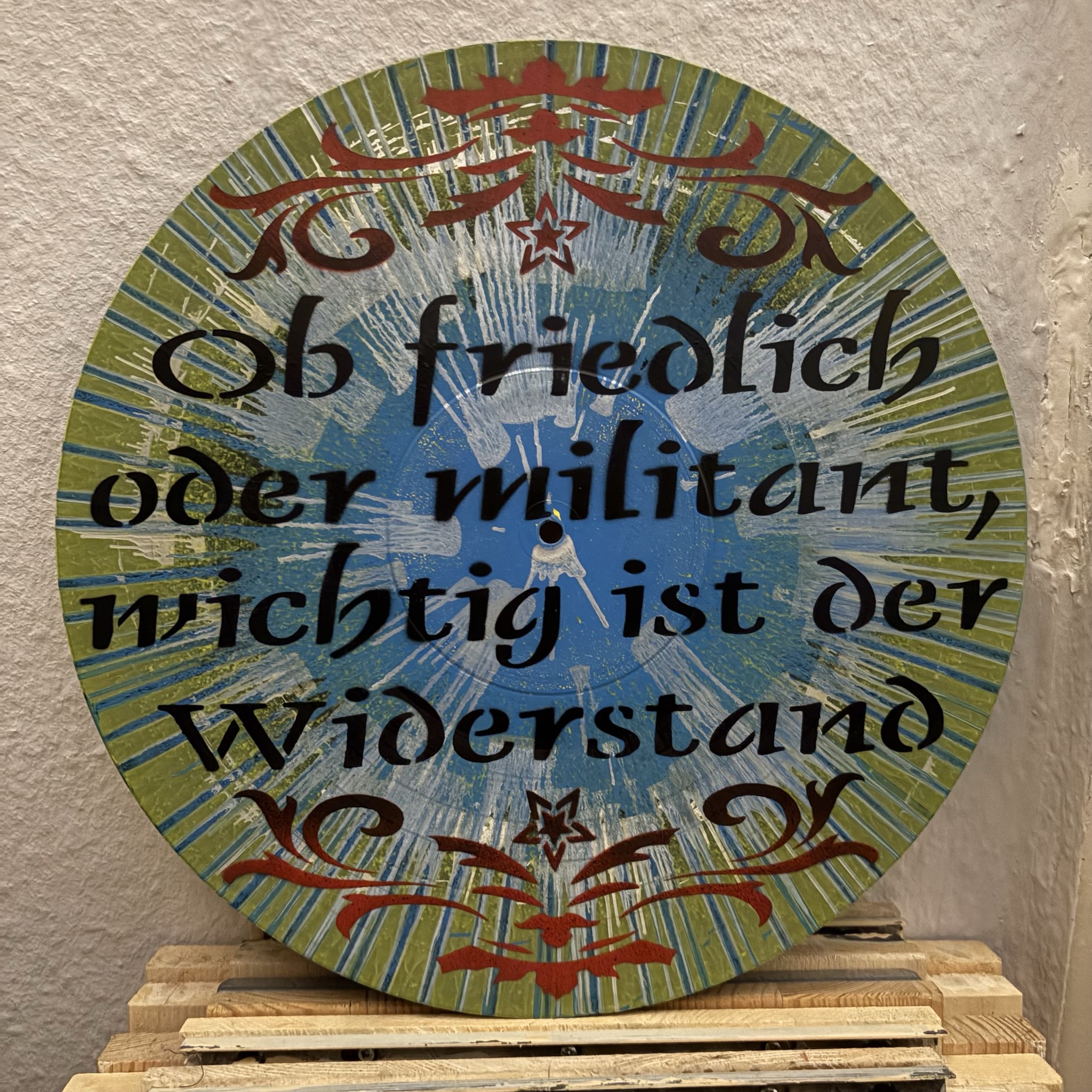 Besprühte Schallplatte - Widerstand Besprühte Schallplatte - Widerstand