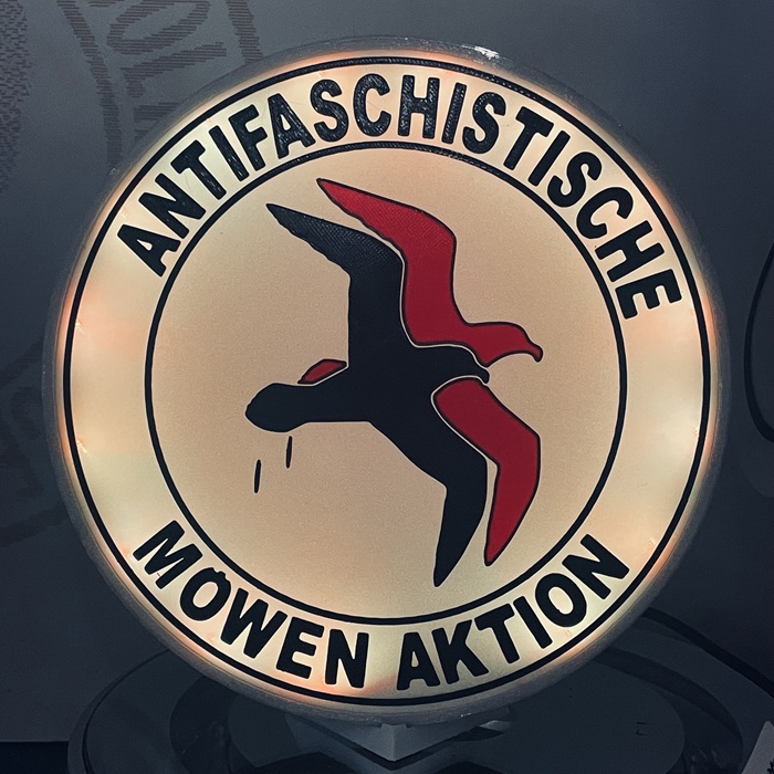 DIY-LED-Lampe • Antifaschistische Möwen Aktion
